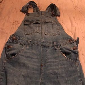 Osh Kosh overalls size 7